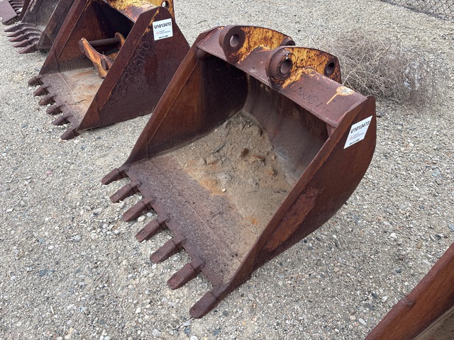36 in Digging Bucket