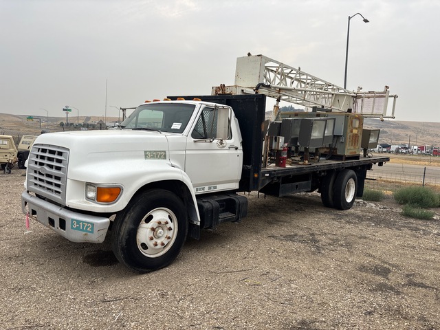 1998 Ford F800 4x2 Flatbed Truck