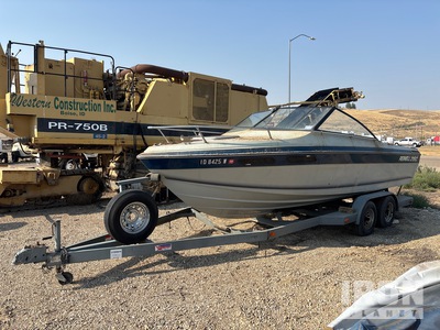 1989 Reinell 215C 21 ft Cuddy Cabin Boat w/1988 V/M custom boat trailers Trailer