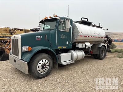 2002 Bearcat BC-502 2000 gal on 2003 Peterbilt 357 4x2 アスファルト運搬トラック