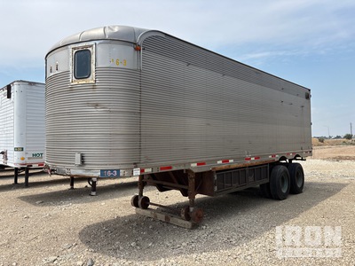 1946 Fruehauf 28 ft x 96 in Job Trailer Van Trailer