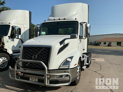 2020 Volvo VNL 6x4 T/A Day Cab Truck Tractor