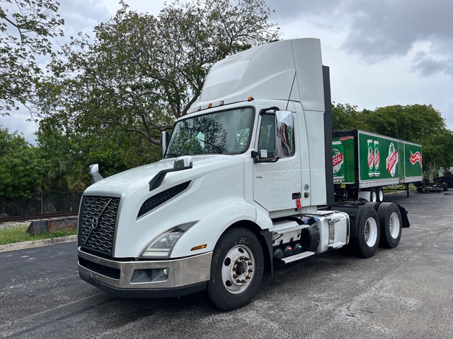 2020 Volvo VNL 6x4 T/A Day Cab Truck Tractor