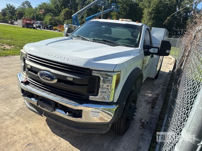 2019 Ford F-550 XL 4x4 Camion de servicios (Inoperable)