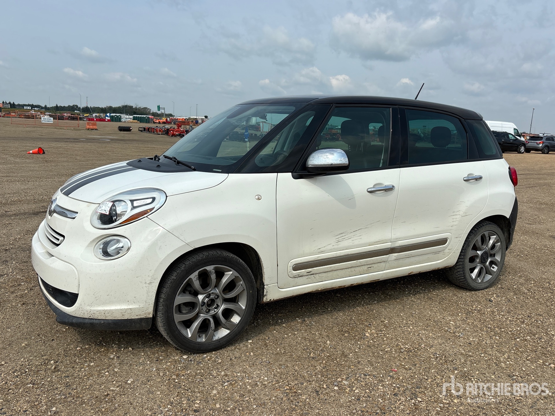 2014 Fiat 500L Automobile