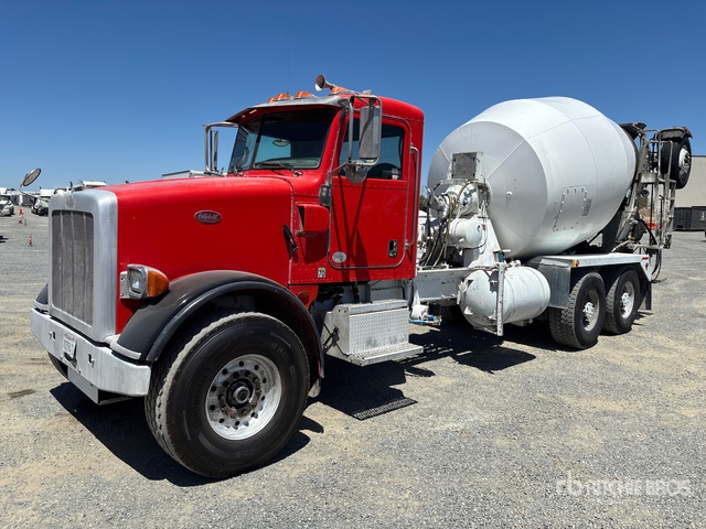 2015 Peterbilt 365 8x4 Mixer Truck