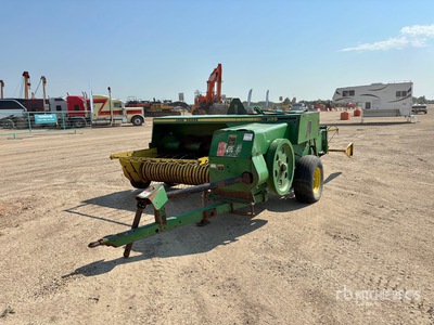 1990 John Deere 338 Grossballenpresse