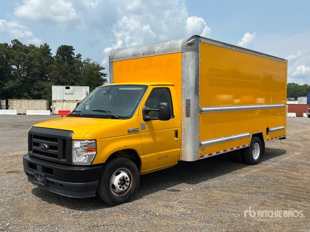 2021 Ford E-350 4x2 Van Truck