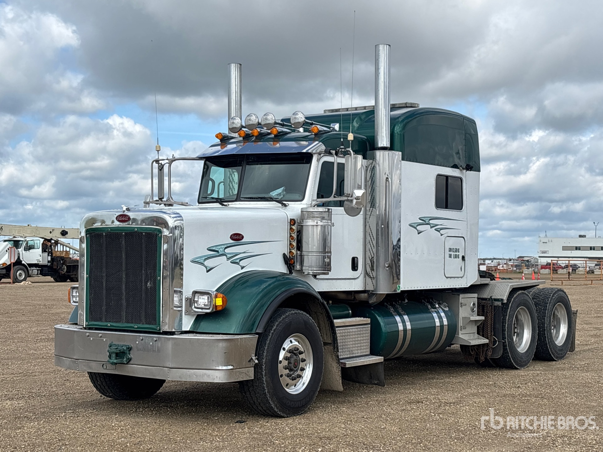 2012 Peterbilt 367 6x4 T/A Sleeper Truck Tractor
