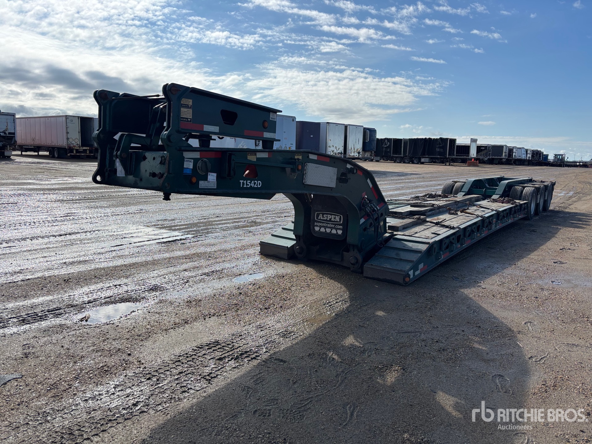 2008 Aspen HG60-3 120000 lb Tri/A Removable Gooseneck Lowboy Trailer