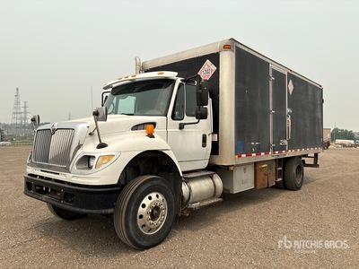 2006 International 7600 4x2 Autocarro furgonato