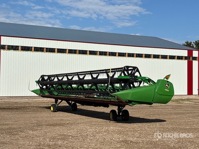 2012 John Deere 635D 35 ft Draper Combine Header