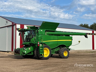2013 John Deere S670 حصادة مجمعة