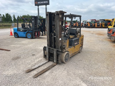 1994 Cat GC30 5350 lb Cushion Tire Montacargas