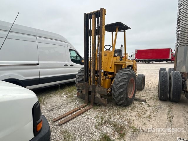 1972 Case 584 5000 lb 4x2 Rough Terrain Forklift (Inoperable)