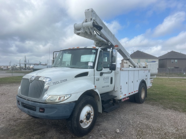 Altec TA41M 40 ft on 2007 International 4200 4x2 Bucket Truck