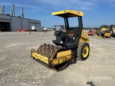 2012 Bomag BW124PDH-40 Walzenzug mit Stampffußbandage