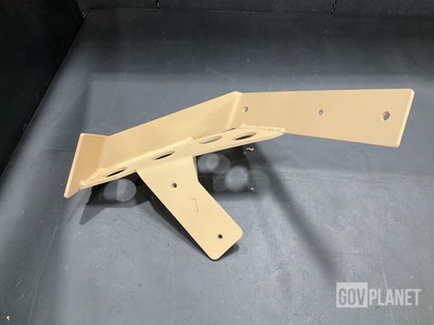 (16) Navistar 3689864C1 Vehicular Components Brackets