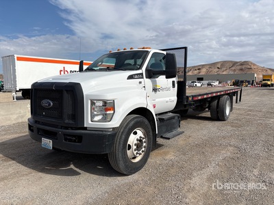 2018 Ford F-750 4x2 Flatbed Truck