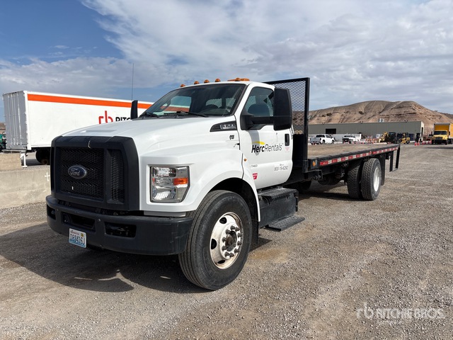 2018 Ford F-750 4x2 Flatbed Truck