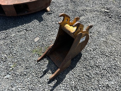 Brandt 12 in Q/C Cleanup دلو حفارة - Fits John Deere 35G