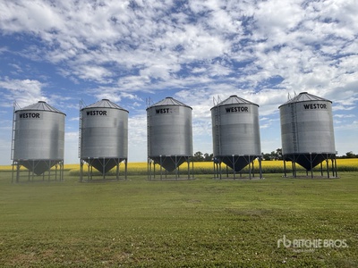 Quantity of (5) Westor 1805 +/- 4900 bu Trémie à grains