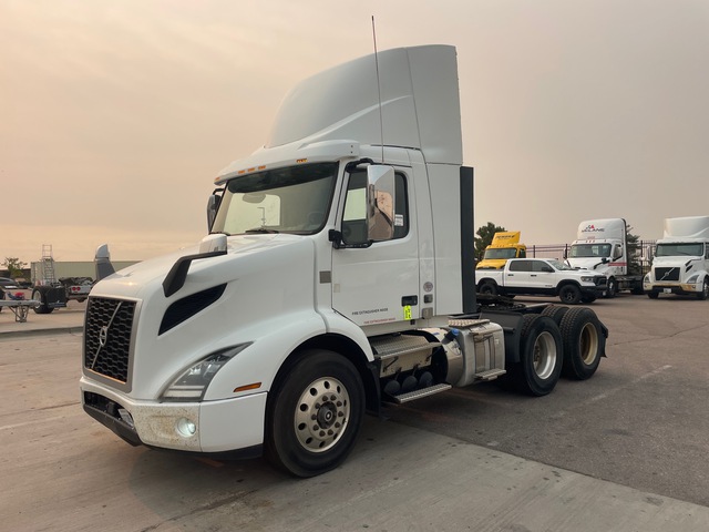 2020 Volvo VNR64T 6x4 T/A Day Cab Truck Tractor