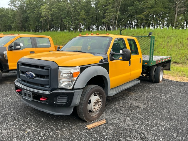 2011 Ford F-550 XL 4x2 Crew Cab Flatbed Truck