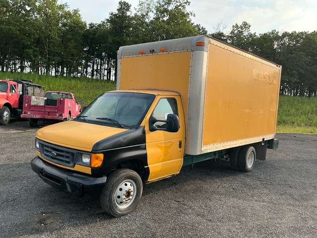 2003 Ford E350 4x2 Van Truck