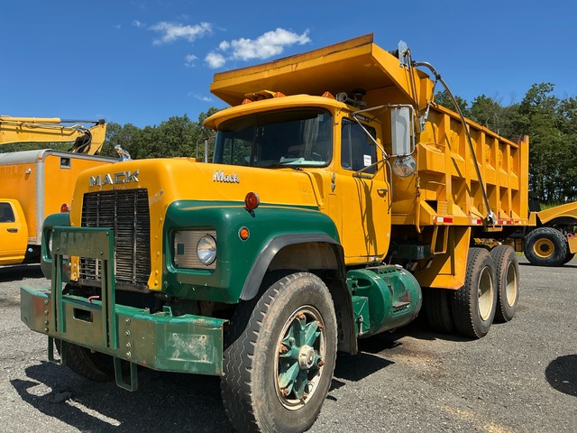 1991 Mack RD690SX 6x4 T/A Dump Truck