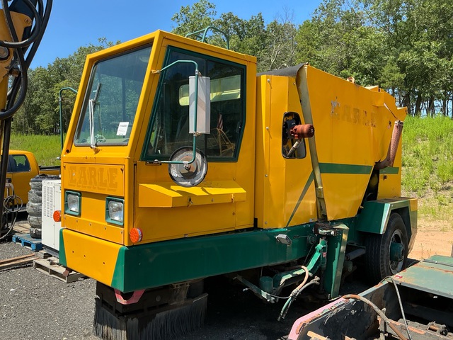 2017 FMC Vanguard 3000 Sweeper Truck