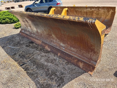 168 in Snow Plow - Fits John Deere 772GP