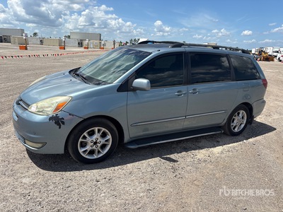 2005 Toyota Sienna Busje
