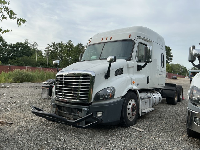 2020 Freightliner Cascadia 113 6x4 T/A Sleeper Truck Tractor (Inoperable)