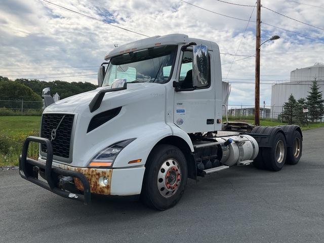 2020 Volvo VNR64T300 6x4 T/A Day Cab Truck Tractor