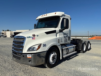 2019 Freightliner Cascadia 126 6x4 T/A Day Cab Truck Tractor