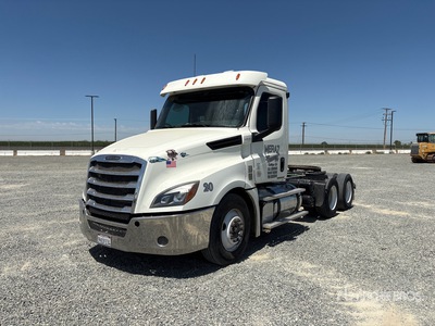 2019 Freightliner Cascadia 126 6x4 Cabeza Tractora Cabina Corta