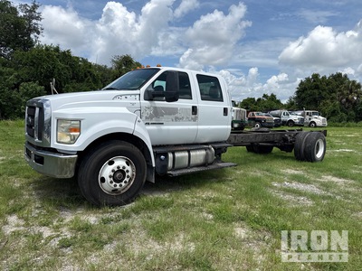 2016 Ford F-750 4x2 Crew Cab Cabina y chasis