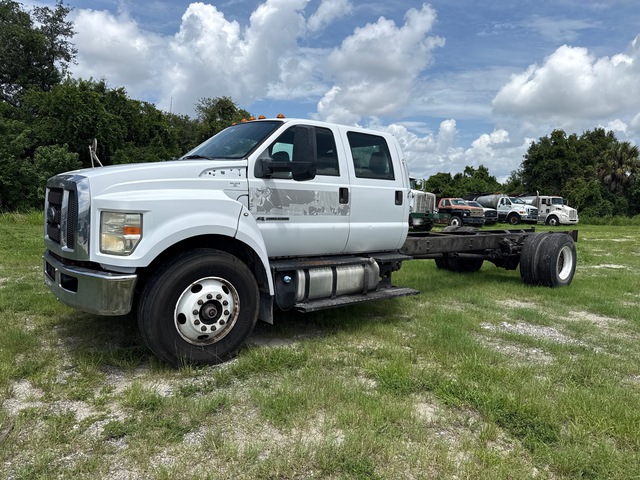 2016 Ford F-750 4x2 Crew Cab Cab and Chassis