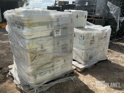 (21) Storage Cases