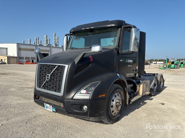 2019 Volvo VNR300 6x4 T/A Day Cab Truck Tractor