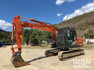 Hitachi ZX130-6 Excavatrice sur chenilles