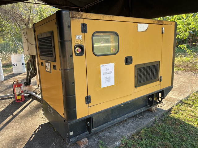 2015 Cat DE50-CB 50 kVA Skid-Mounted Generator Set