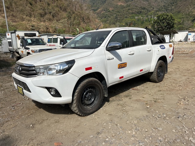2021 Toyota Hilux 4x4 Crew Cab Pickup