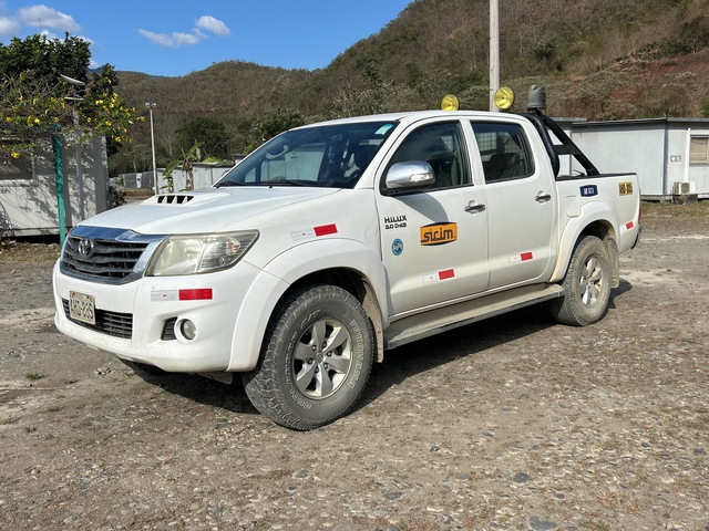 2015 Toyota Hilux 4x4 Crew Cab Pickup