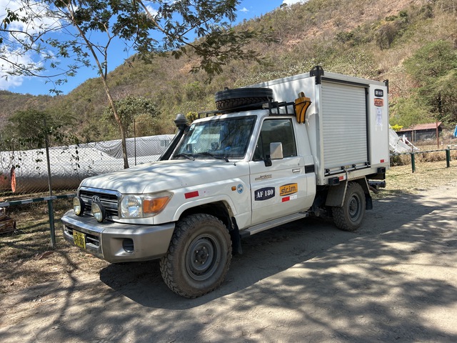 2014 Toyota Land Cruiser HZI 79 4X4 Fuel & Lube Truck