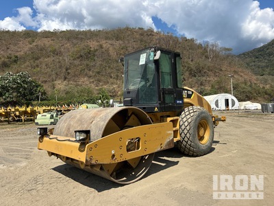 Cat CS56 Smooth Drum Compactor
