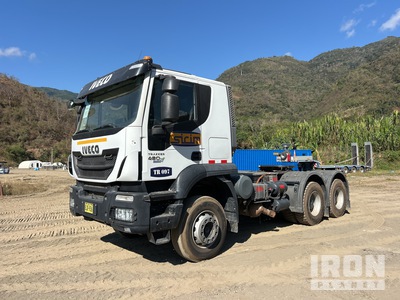 Iveco AT720T48TH 6x4 Tracteur routier couchette