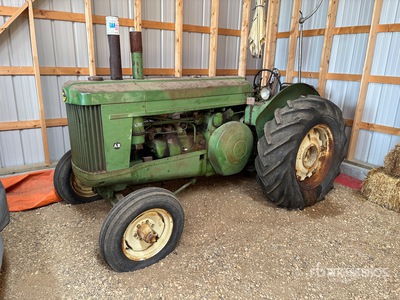 John Deere Tracteur agricole 2 roues motrices (Inoperable)