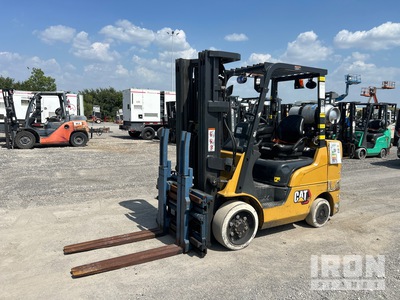 Cat 2C60004 4700 lb Cushion Tire رافعة شوكية
